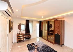 Luxusvilla mit 5+1 Grundriss in Alanya