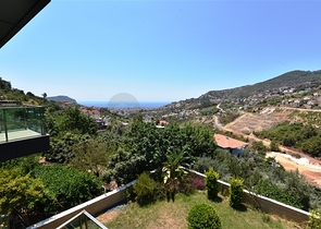 Luxusvilla mit 5+1 Grundriss in Alanya