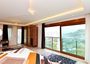 Luxusvilla mit 5+1 Grundriss in Alanya