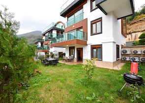 Luxusvilla mit 5+1 Grundriss in Alanya