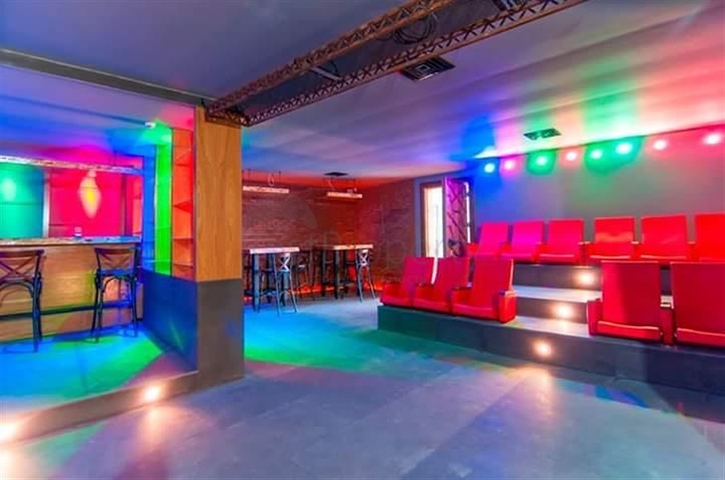 Geräumige Zweizimmerwohnung in einer Wohnanlage mit entwickelter Infrastruktur in Kestel