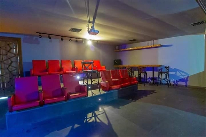 Geräumige Zweizimmerwohnung in einer Wohnanlage mit entwickelter Infrastruktur in Kestel