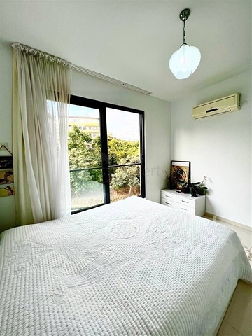 Geräumige Zweizimmerwohnung in einer Wohnanlage mit entwickelter Infrastruktur in Kestel