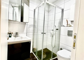 Geräumige Zweizimmerwohnung in einer Wohnanlage mit entwickelter Infrastruktur in Kestel