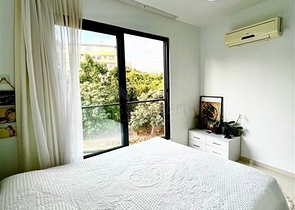 Geräumige Zweizimmerwohnung in einer Wohnanlage mit entwickelter Infrastruktur in Kestel