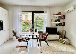 Geräumige Zweizimmerwohnung in einer Wohnanlage mit entwickelter Infrastruktur in Kestel