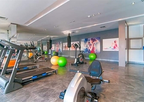 Geräumige Zweizimmerwohnung in einer Wohnanlage mit entwickelter Infrastruktur in Kestel