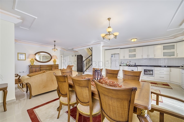 Geräumiges Penthouse vom Eigentümer mit 3+1 Grundriss in Oba/Alanya