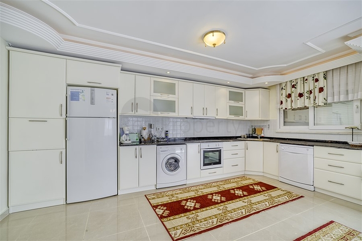Geräumiges Penthouse vom Eigentümer mit 3+1 Grundriss in Oba/Alanya