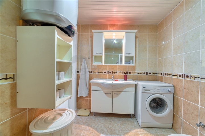 Möblierte Wohnung mit zwei Schlafzimmern im Stadtteil Oba