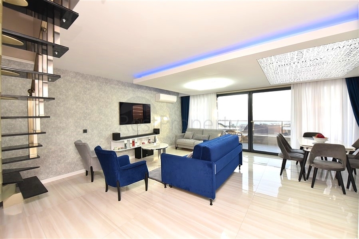 2+1 Penthouse mit herrlichem Blick im Stadtteil Kargicak