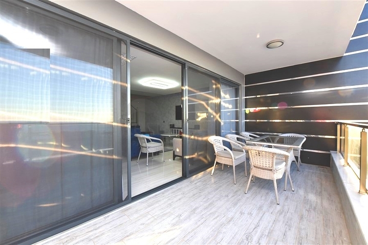 2+1 Penthouse mit herrlichem Blick im Stadtteil Kargicak