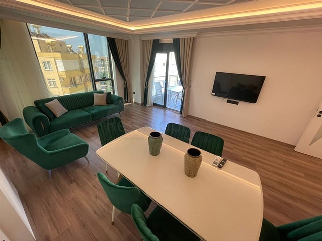 Schicke 3+1-Wohnung mit separater Küche im Zentrum von Alanya