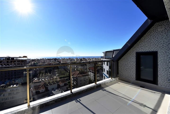 2+1 Penthouse mit Meerblick auf Cleopatra
