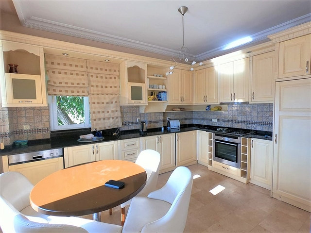 Villa zum Verkauf in Kargicak