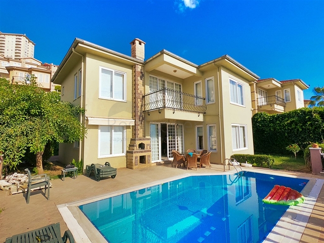 Villa zum Verkauf in Kargicak