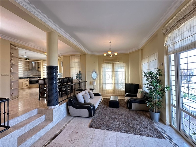 4+1 Villa in der exklusiven Gegend von Kargicak  4+1 Villa in der exklusiven Gegend von Kargicak