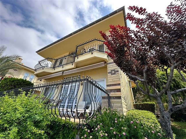 4+1 Villa in der exklusiven Gegend von Kargicak  4+1 Villa in der exklusiven Gegend von Kargicak