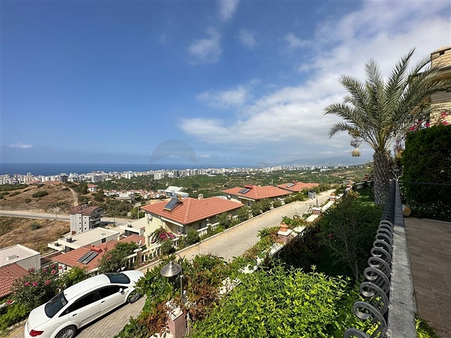 4+1 Villa in der exklusiven Gegend von Kargicak  4+1 Villa in der exklusiven Gegend von Kargicak