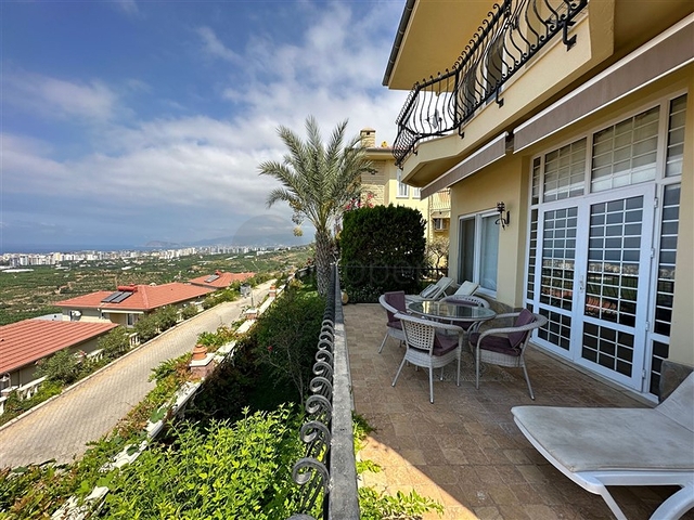 4+1 Villa in der exklusiven Gegend von Kargicak  4+1 Villa in der exklusiven Gegend von Kargicak