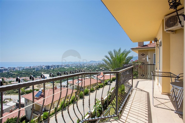 4+1 Villa in der exklusiven Gegend von Kargicak  4+1 Villa in der exklusiven Gegend von Kargicak