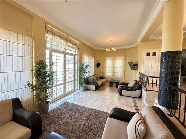 4+1 Villa in der exklusiven Gegend von Kargicak  4+1 Villa in der exklusiven Gegend von Kargicak