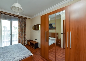 Möblierte 2+1-Wohnung in einem Komplex an der ersten Küste im Zentrum von Alanya