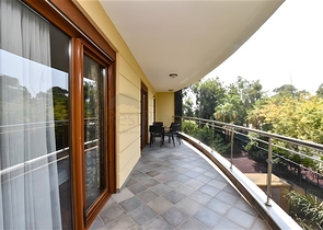 Möblierte 2+1-Wohnung in einem Komplex an der ersten Küste im Zentrum von Alanya