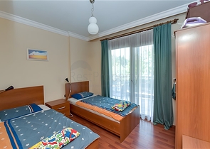 Möblierte 2+1-Wohnung in einem Komplex an der ersten Küste im Zentrum von Alanya