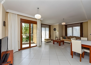 Möblierte 2+1-Wohnung in einem Komplex an der ersten Küste im Zentrum von Alanya