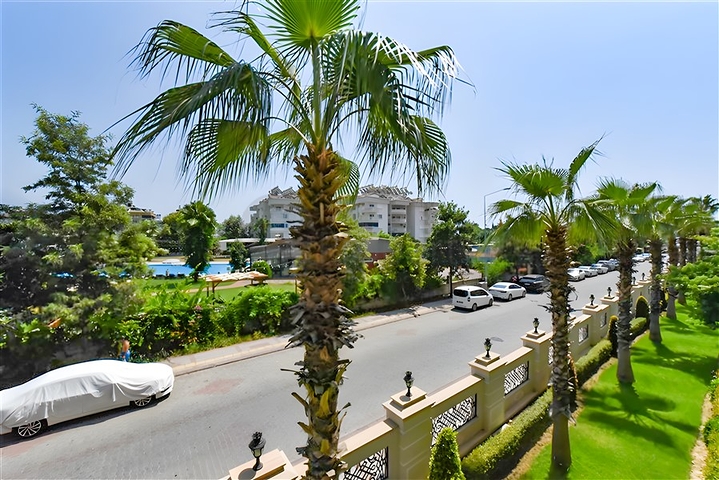 Dreizimmerwohnung mit Euro-Renovierung, Meerblick und überdachtem Parkplatz