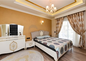 Dreizimmerwohnung mit Euro-Renovierung, Meerblick und überdachtem Parkplatz