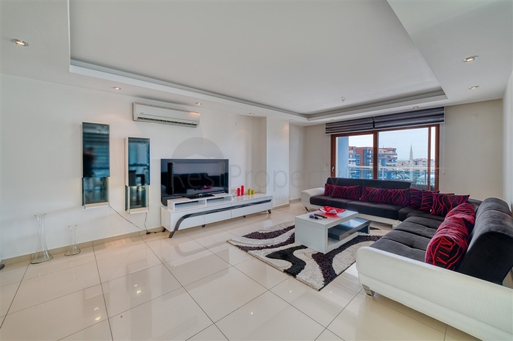 Geräumige 2+1-Wohnung in der Nähe des Einkaufszentrums Alanium