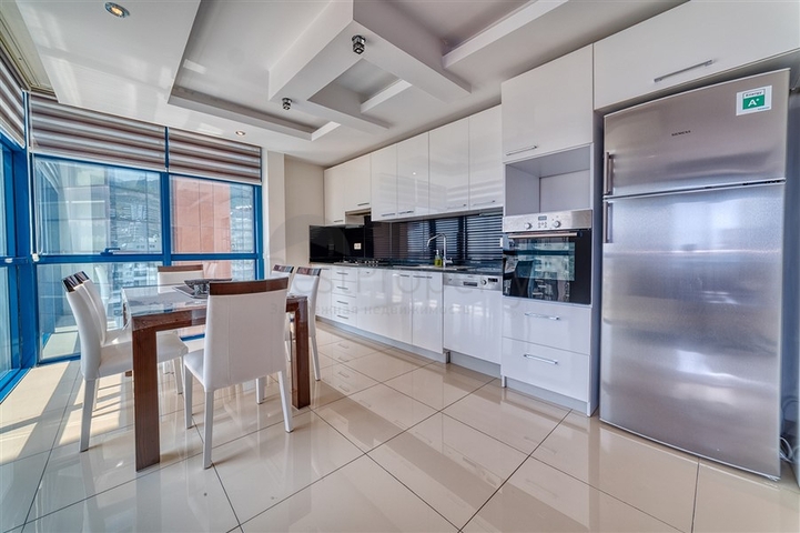 Geräumige 2+1-Wohnung in der Nähe des Einkaufszentrums Alanium