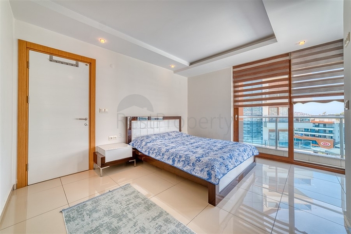 Geräumige 2+1-Wohnung in der Nähe des Einkaufszentrums Alanium