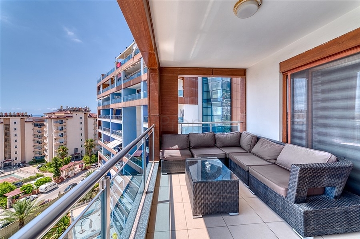 Geräumige 2+1-Wohnung in der Nähe des Einkaufszentrums Alanium