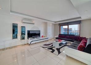 Geräumige 2+1-Wohnung in der Nähe des Einkaufszentrums Alanium