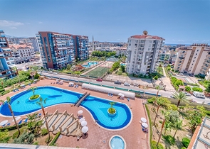 Geräumige 2+1-Wohnung in der Nähe des Einkaufszentrums Alanium