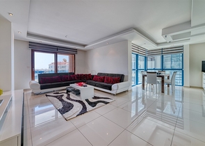 Geräumige 2+1-Wohnung in der Nähe des Einkaufszentrums Alanium