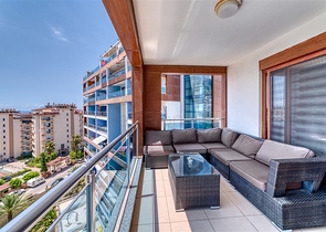 Geräumige 2+1-Wohnung in der Nähe des Einkaufszentrums Alanium