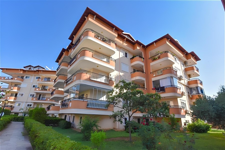 Geräumige Wohnung am Meer mit 2+1 Grundriss im zentralen Bereich von Oba