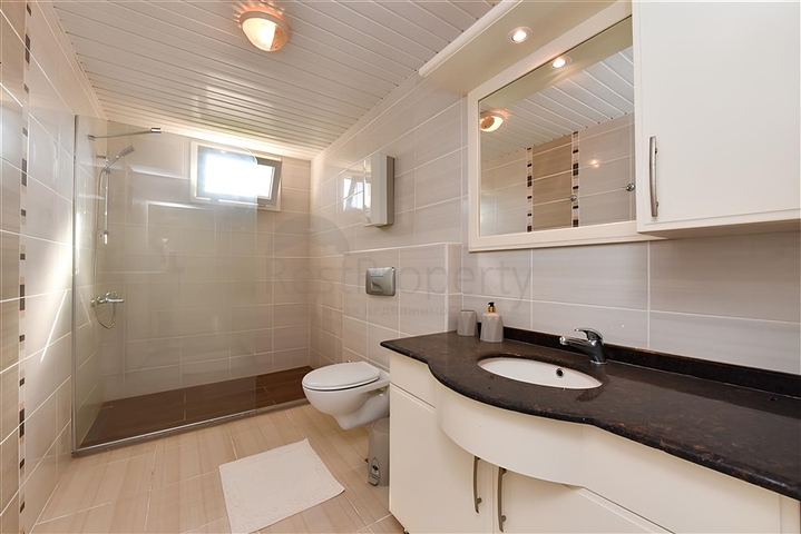 Geräumige Wohnung am Meer mit 2+1 Grundriss im zentralen Bereich von Oba