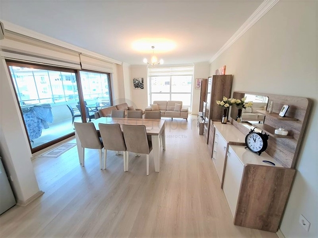 Geräumige Wohnung 2+1 in einem offenen Wohngebiet