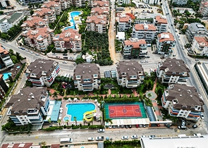 Geräumige Wohnung 2+1 in einem offenen Wohngebiet