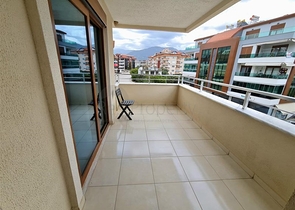 Geräumige Wohnung 2+1 in einem offenen Wohngebiet