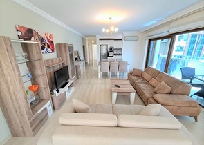 Geräumige Wohnung 2+1 in einem offenen Wohngebiet