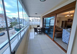 Geräumige Wohnung 2+1 in einem offenen Wohngebiet