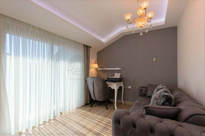 Geräumiges Penthouse im Stadtteil Mahmutlar, 400 Meter vom Meer entfernt