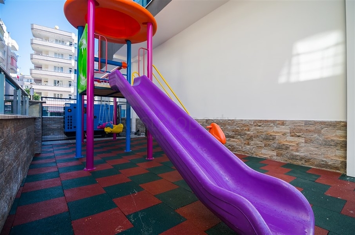 Geräumiges Penthouse im Stadtteil Mahmutlar, 400 Meter vom Meer entfernt