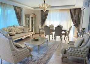 Geräumiges Penthouse im Stadtteil Mahmutlar, 400 Meter vom Meer entfernt